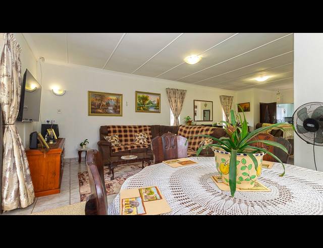 5 BEDROOM HOUSE FOR SALE IN GILLITTS